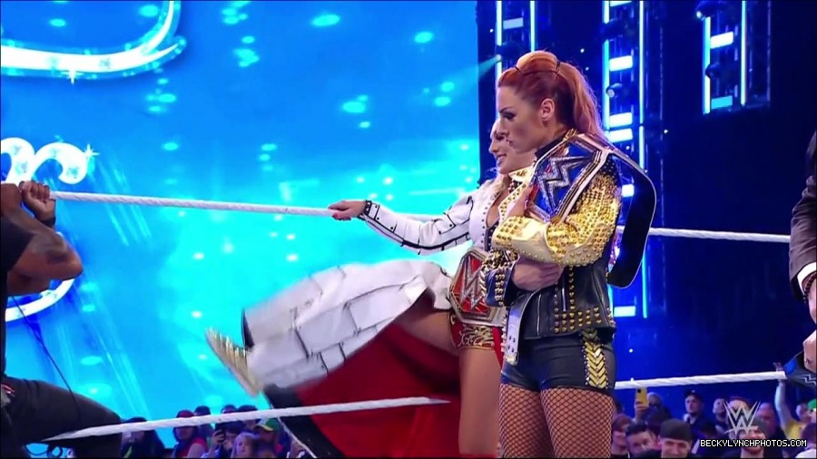 WWE_Friday_Night_SmackDown_2021_10_22_720p_HDTV_x264-Star_mkv_004905839.jpg