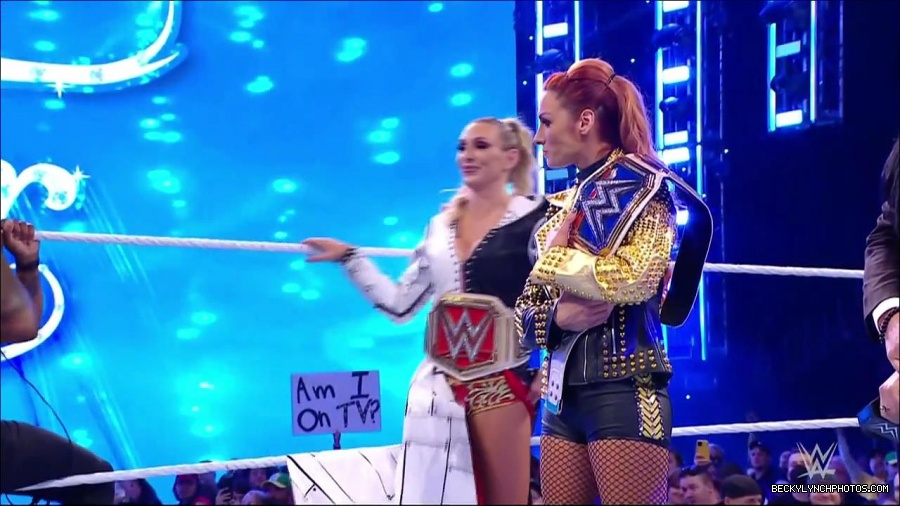 WWE_Friday_Night_SmackDown_2021_10_22_720p_HDTV_x264-Star_mkv_004906640.jpg