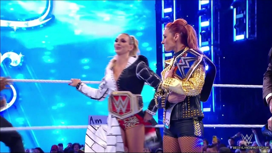 WWE_Friday_Night_SmackDown_2021_10_22_720p_HDTV_x264-Star_mkv_004907040.jpg