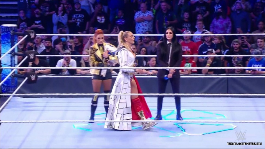 WWE_Friday_Night_SmackDown_2021_10_22_720p_HDTV_x264-Star_mkv_004909042.jpg