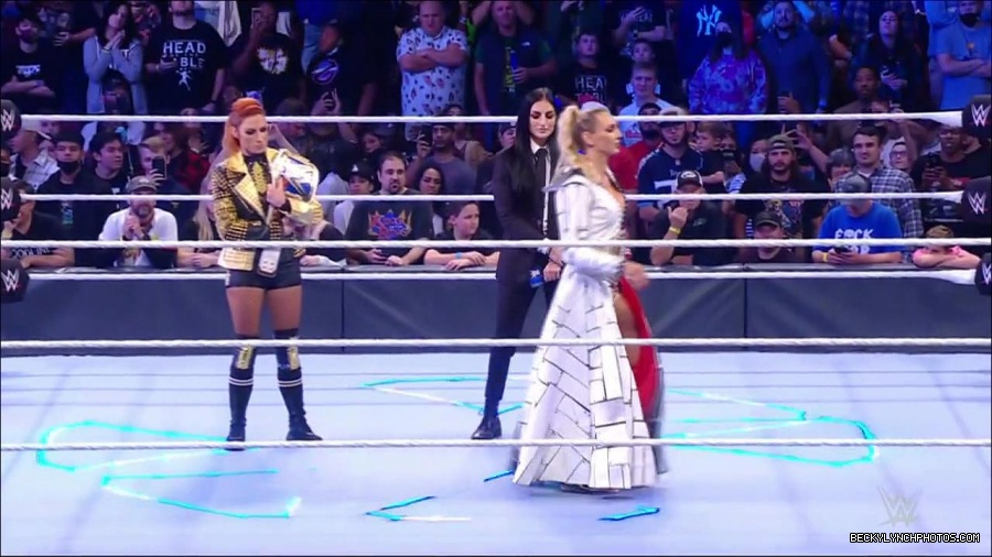 WWE_Friday_Night_SmackDown_2021_10_22_720p_HDTV_x264-Star_mkv_004910244.jpg