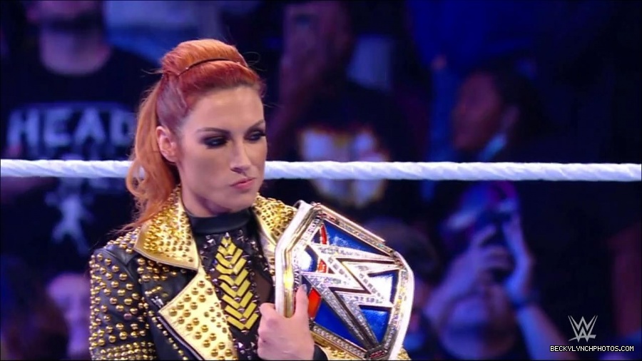 WWE_Friday_Night_SmackDown_2021_10_22_720p_HDTV_x264-Star_mkv_004910644.jpg