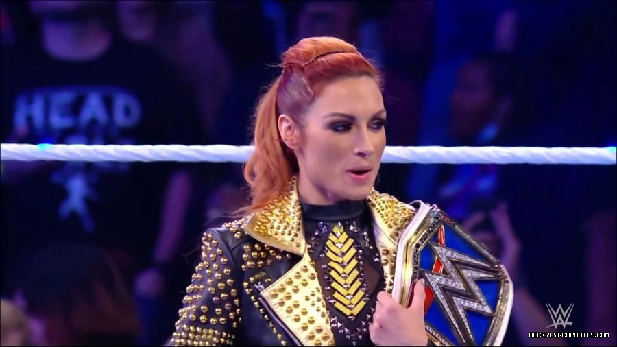 WWE_Friday_Night_SmackDown_2021_10_22_720p_HDTV_x264-Star_mkv_004913046.jpg