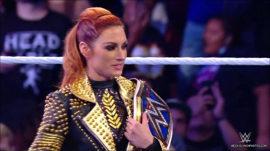 WWE_Friday_Night_SmackDown_2021_10_22_720p_HDTV_x264-Star_mkv_004913847.jpg