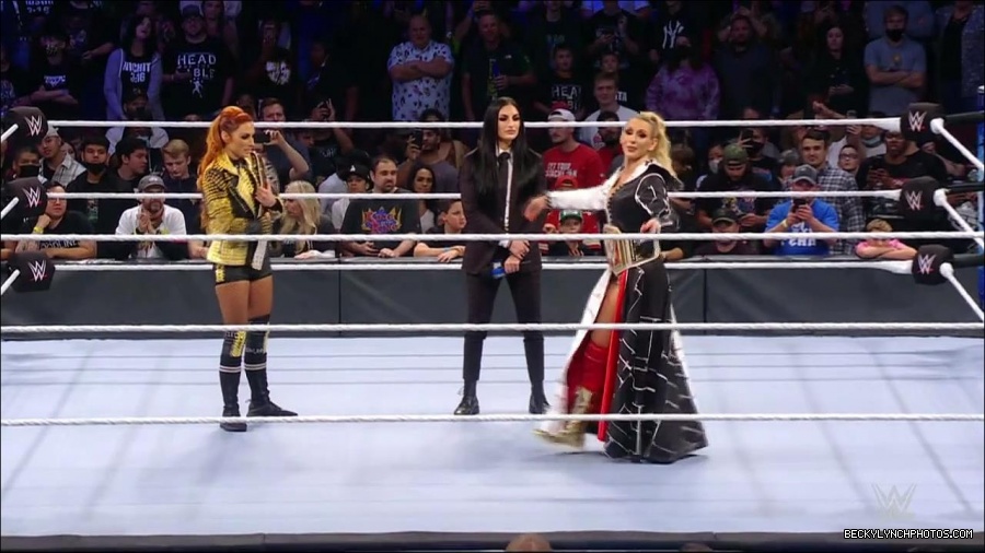 WWE_Friday_Night_SmackDown_2021_10_22_720p_HDTV_x264-Star_mkv_004915048.jpg