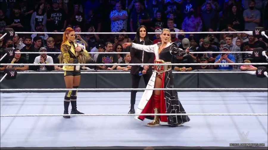WWE_Friday_Night_SmackDown_2021_10_22_720p_HDTV_x264-Star_mkv_004915449.jpg