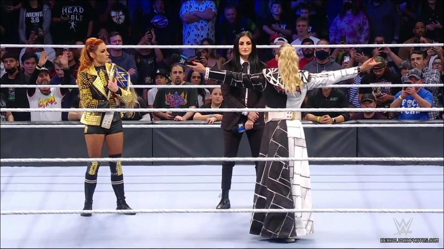 WWE_Friday_Night_SmackDown_2021_10_22_720p_HDTV_x264-Star_mkv_004919853.jpg