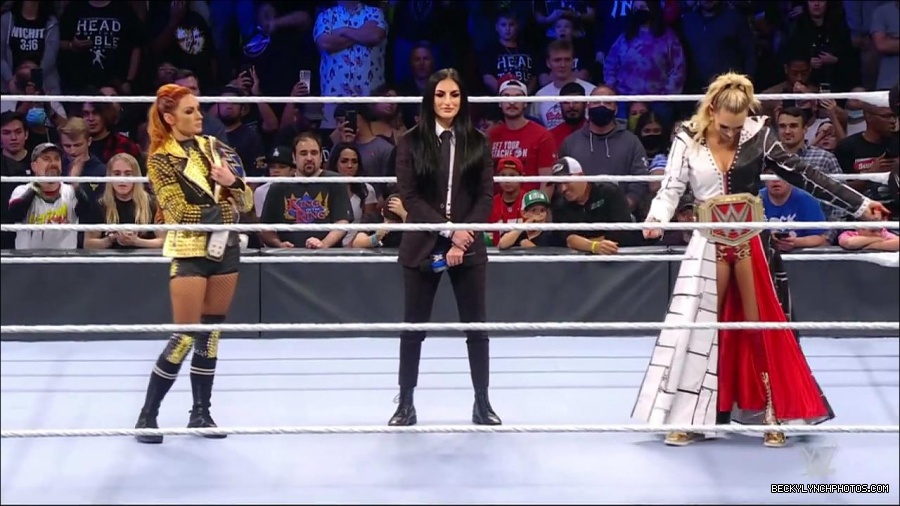 WWE_Friday_Night_SmackDown_2021_10_22_720p_HDTV_x264-Star_mkv_004924258.jpg