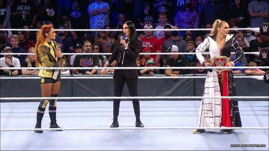 WWE_Friday_Night_SmackDown_2021_10_22_720p_HDTV_x264-Star_mkv_004927461.jpg