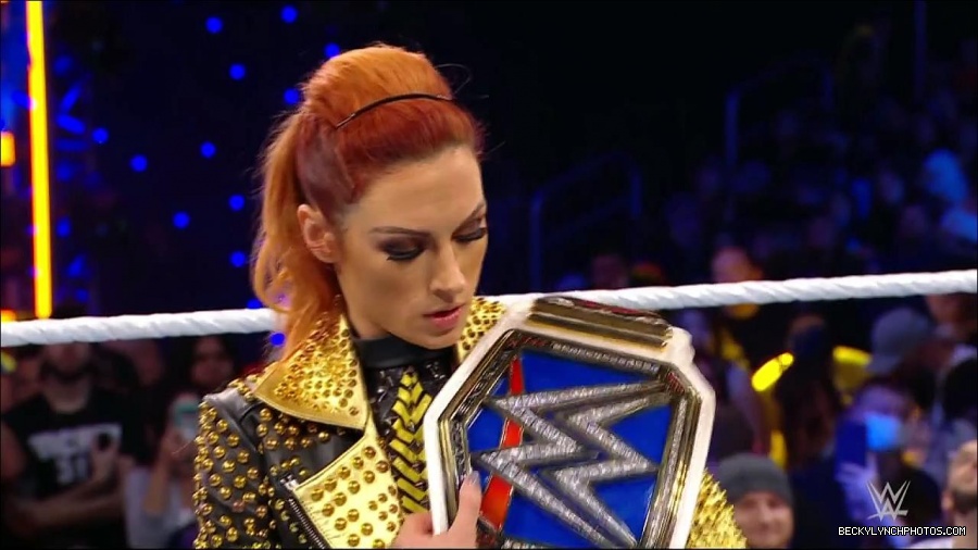 WWE_Friday_Night_SmackDown_2021_10_22_720p_HDTV_x264-Star_mkv_004935569.jpg
