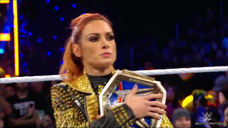 WWE_Friday_Night_SmackDown_2021_10_22_720p_HDTV_x264-Star_mkv_004936370.jpg