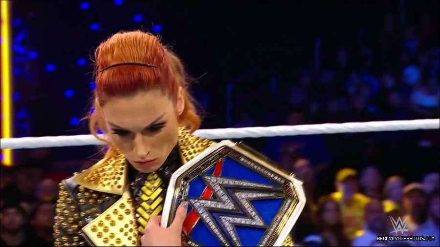 WWE_Friday_Night_SmackDown_2021_10_22_720p_HDTV_x264-Star_mkv_004957591.jpg