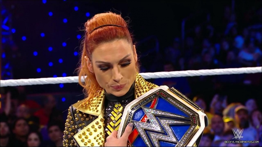 WWE_Friday_Night_SmackDown_2021_10_22_720p_HDTV_x264-Star_mkv_004968001.jpg