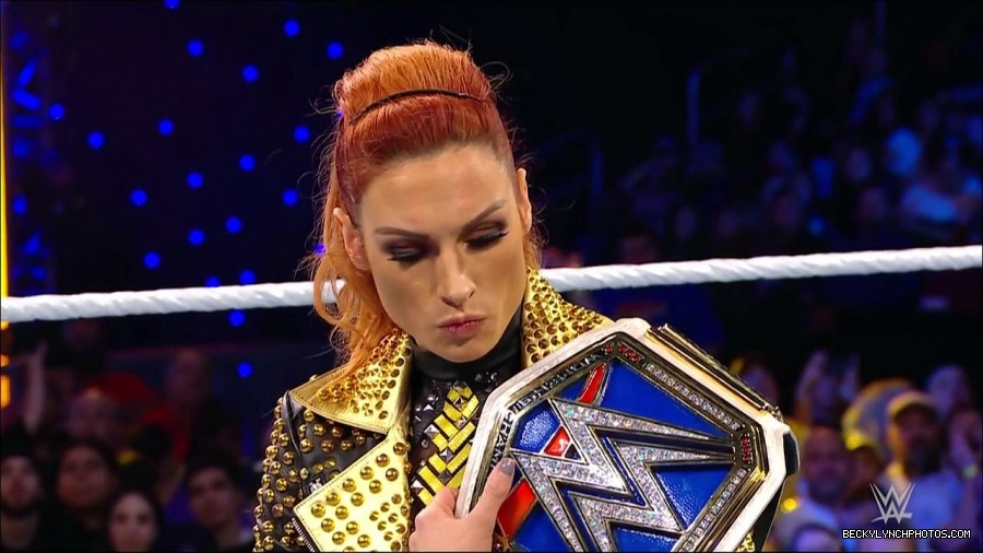 WWE_Friday_Night_SmackDown_2021_10_22_720p_HDTV_x264-Star_mkv_004968802.jpg
