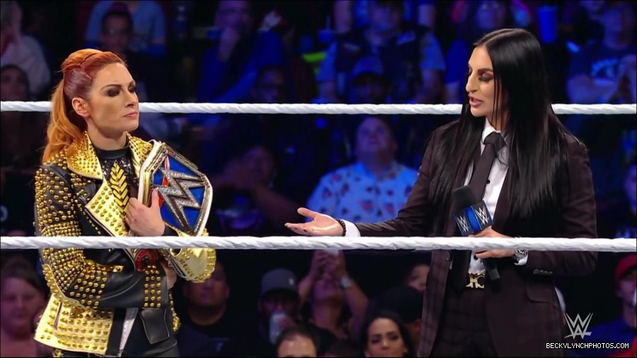 WWE_Friday_Night_SmackDown_2021_10_22_720p_HDTV_x264-Star_mkv_004973207.jpg