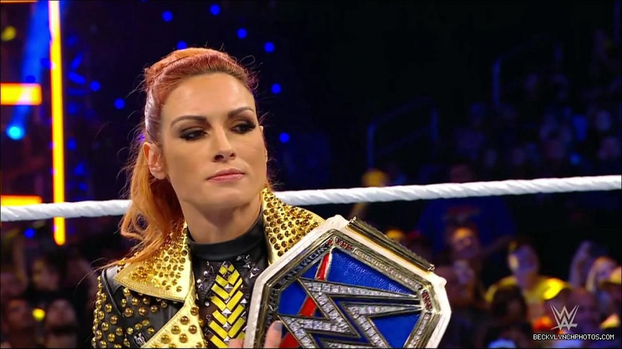 WWE_Friday_Night_SmackDown_2021_10_22_720p_HDTV_x264-Star_mkv_004973607.jpg
