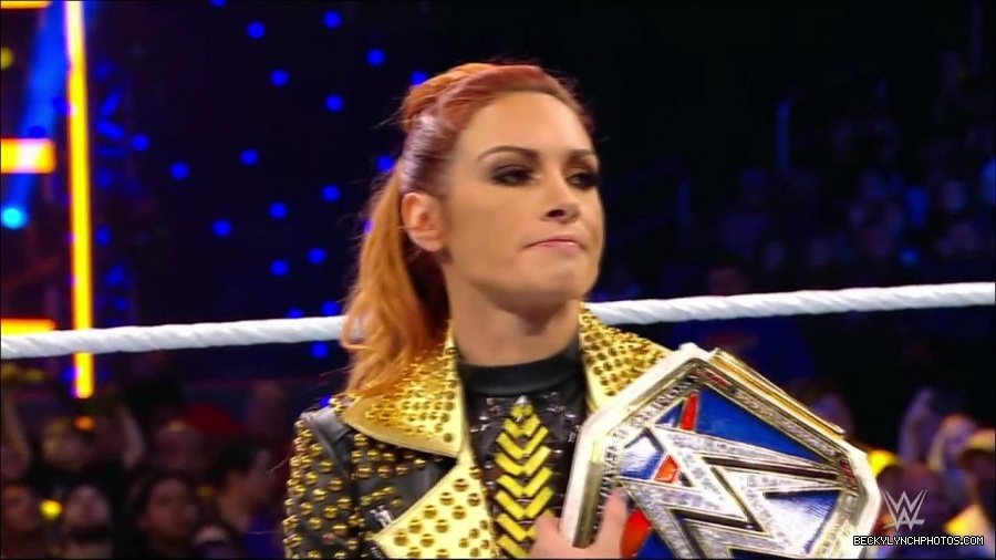 WWE_Friday_Night_SmackDown_2021_10_22_720p_HDTV_x264-Star_mkv_004974408.jpg