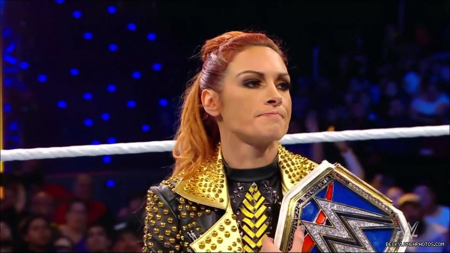 WWE_Friday_Night_SmackDown_2021_10_22_720p_HDTV_x264-Star_mkv_004974808.jpg