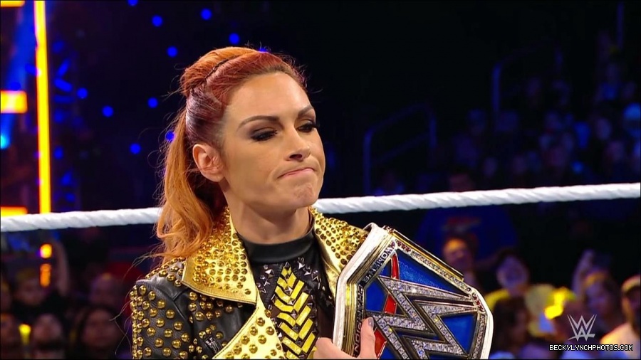 WWE_Friday_Night_SmackDown_2021_10_22_720p_HDTV_x264-Star_mkv_004978011.jpg