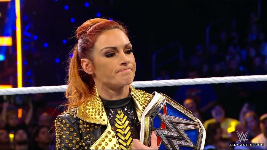 WWE_Friday_Night_SmackDown_2021_10_22_720p_HDTV_x264-Star_mkv_004978412.jpg