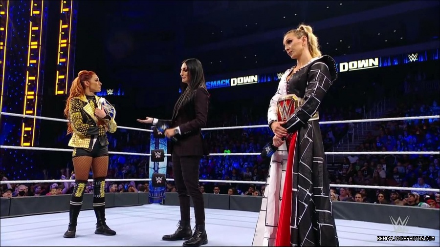 WWE_Friday_Night_SmackDown_2021_10_22_720p_HDTV_x264-Star_mkv_004983217.jpg