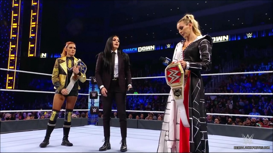 WWE_Friday_Night_SmackDown_2021_10_22_720p_HDTV_x264-Star_mkv_004999633.jpg