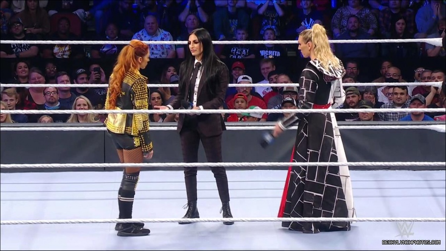 WWE_Friday_Night_SmackDown_2021_10_22_720p_HDTV_x264-Star_mkv_005005639.jpg