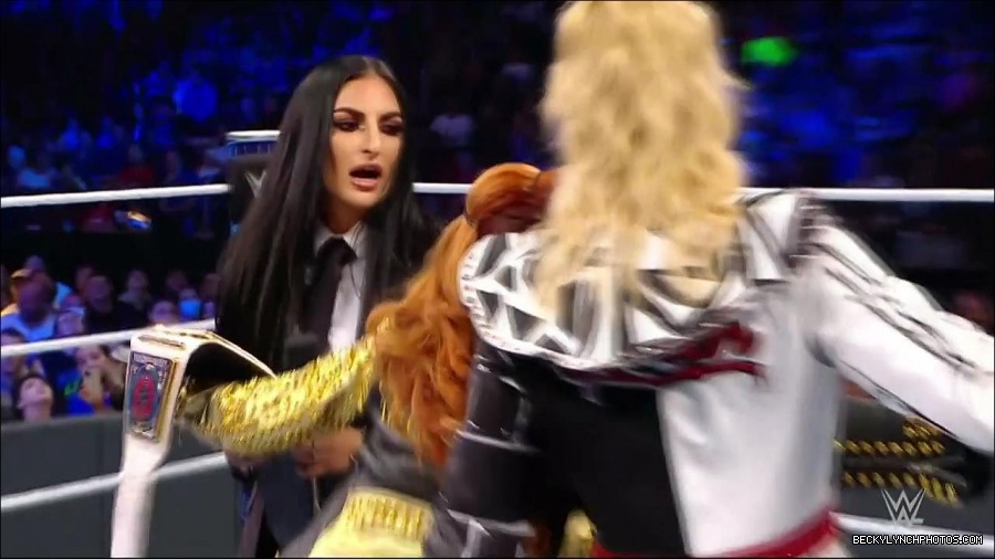 WWE_Friday_Night_SmackDown_2021_10_22_720p_HDTV_x264-Star_mkv_005010043.jpg