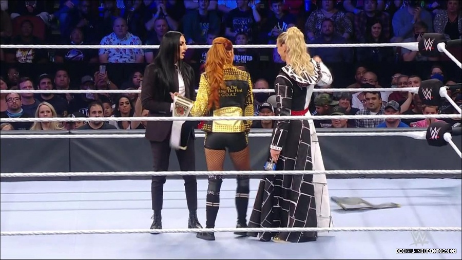 WWE_Friday_Night_SmackDown_2021_10_22_720p_HDTV_x264-Star_mkv_005011645.jpg