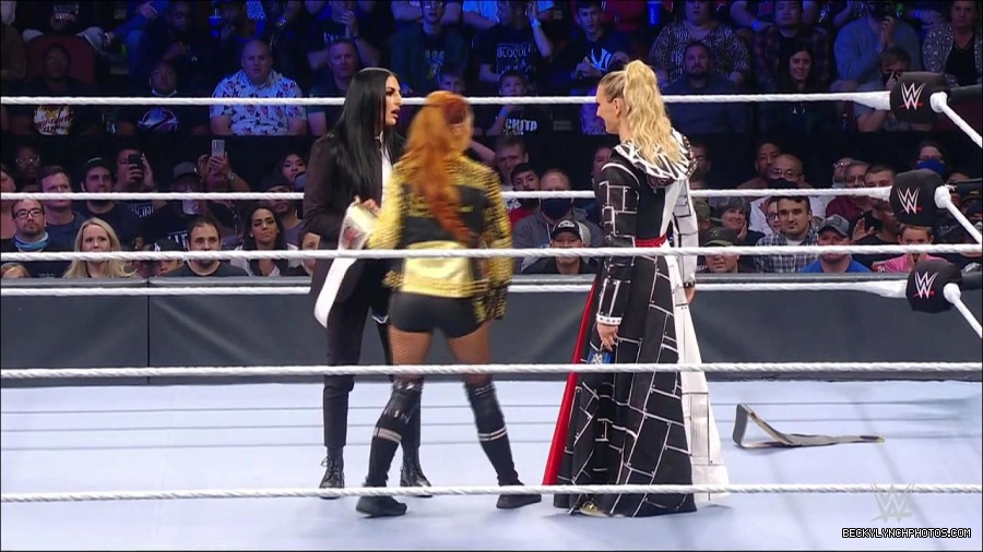 WWE_Friday_Night_SmackDown_2021_10_22_720p_HDTV_x264-Star_mkv_005012446.jpg
