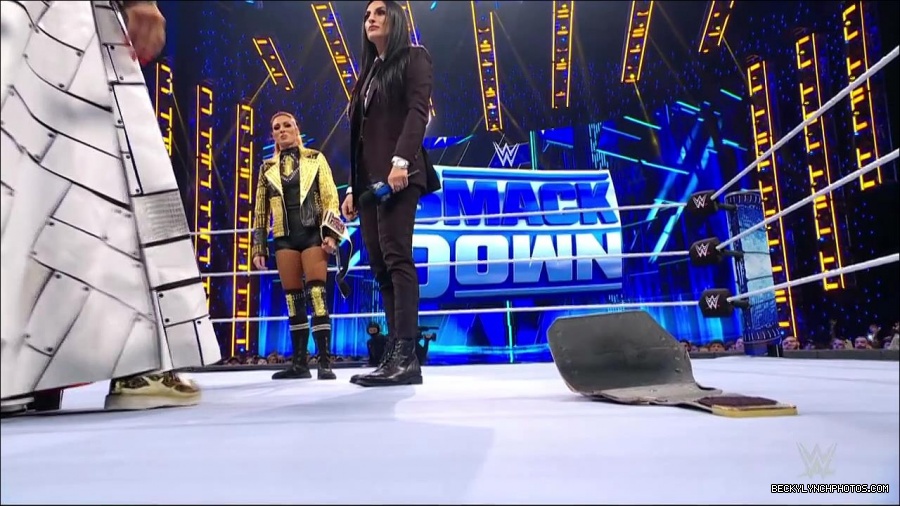 WWE_Friday_Night_SmackDown_2021_10_22_720p_HDTV_x264-Star_mkv_005018051.jpg