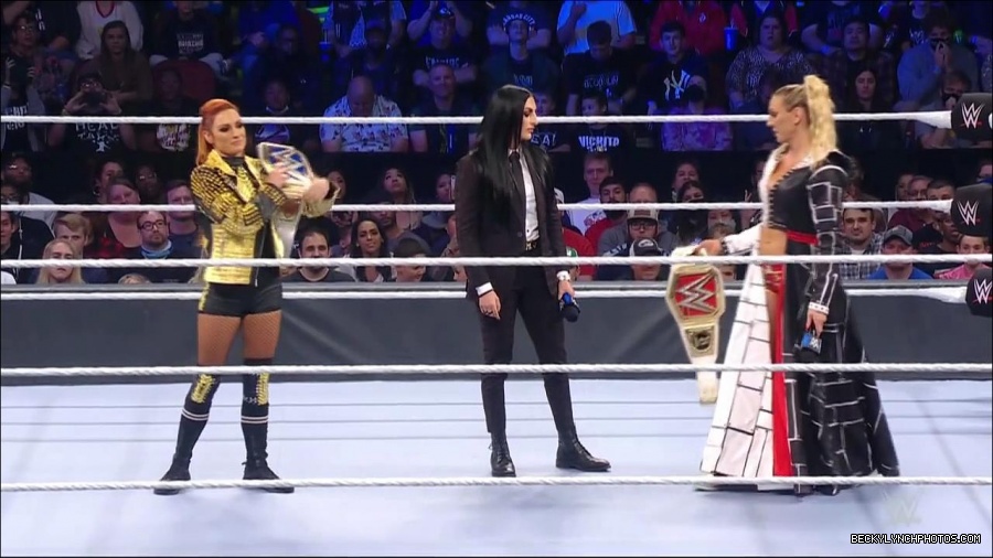 WWE_Friday_Night_SmackDown_2021_10_22_720p_HDTV_x264-Star_mkv_005022055.jpg