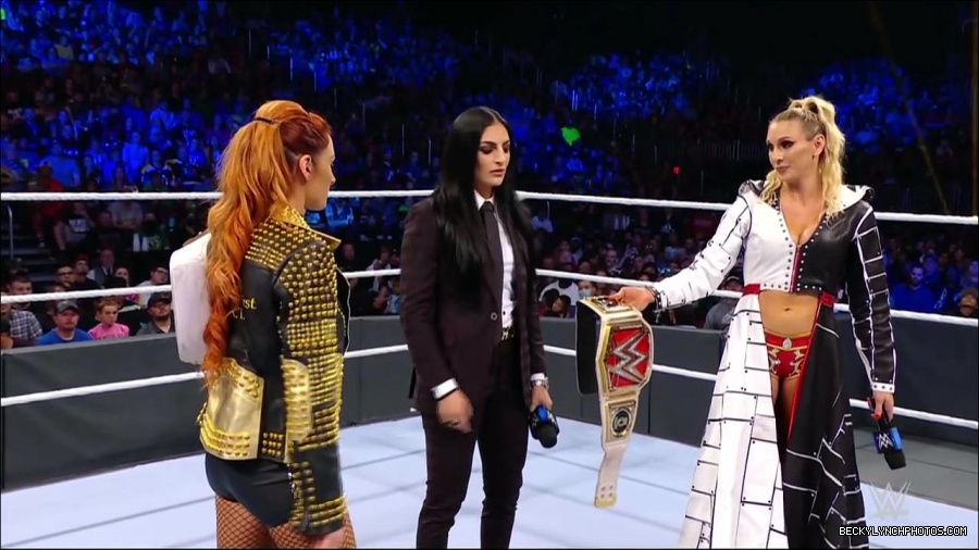 WWE_Friday_Night_SmackDown_2021_10_22_720p_HDTV_x264-Star_mkv_005024458.jpg