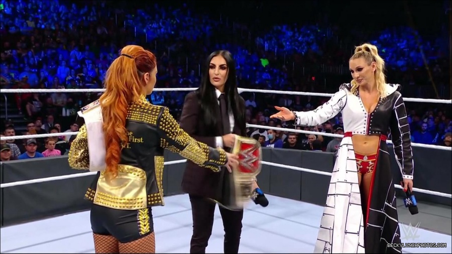WWE_Friday_Night_SmackDown_2021_10_22_720p_HDTV_x264-Star_mkv_005026460.jpg