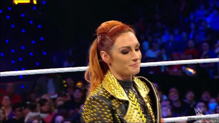 WWE_Friday_Night_SmackDown_2021_10_22_720p_HDTV_x264-Star_mkv_005027261.jpg