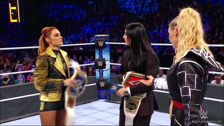 WWE_Friday_Night_SmackDown_2021_10_22_720p_HDTV_x264-Star_mkv_005030464.jpg