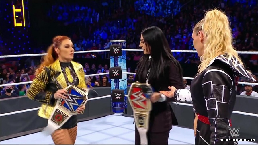 WWE_Friday_Night_SmackDown_2021_10_22_720p_HDTV_x264-Star_mkv_005030864.jpg