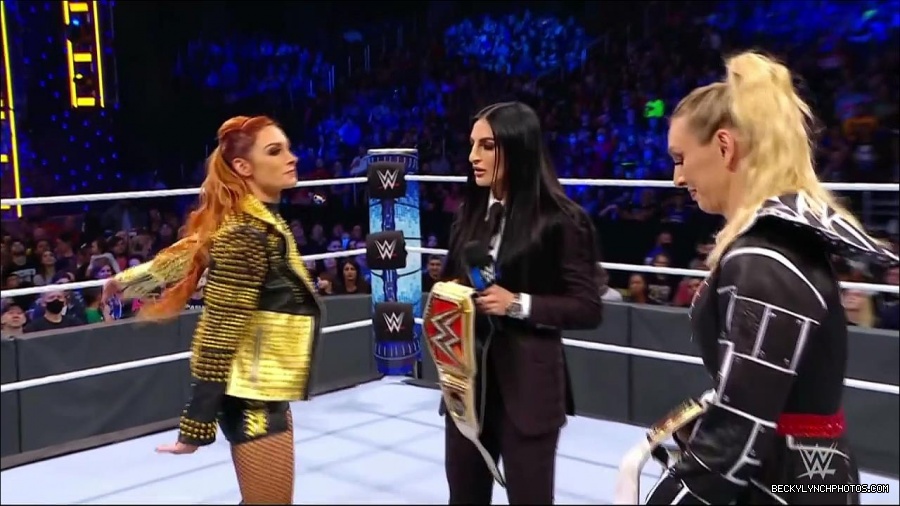 WWE_Friday_Night_SmackDown_2021_10_22_720p_HDTV_x264-Star_mkv_005031665.jpg