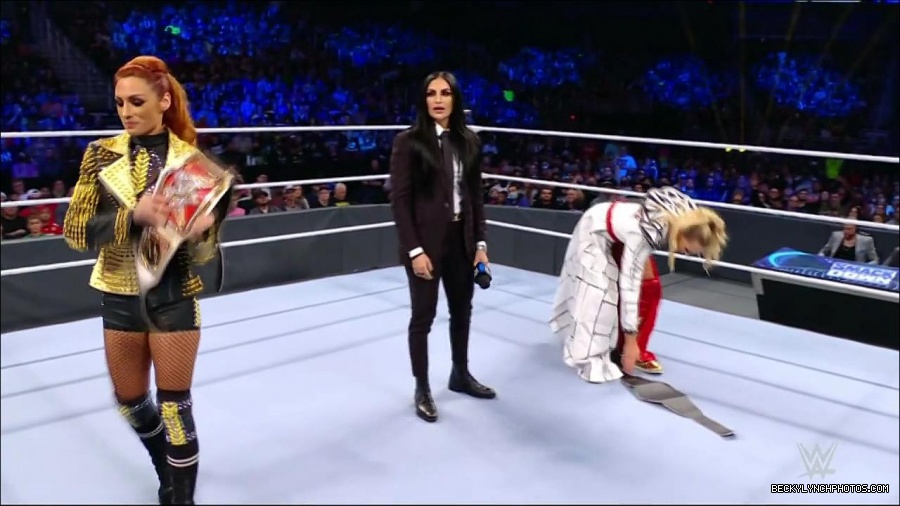 WWE_Friday_Night_SmackDown_2021_10_22_720p_HDTV_x264-Star_mkv_005037271.jpg
