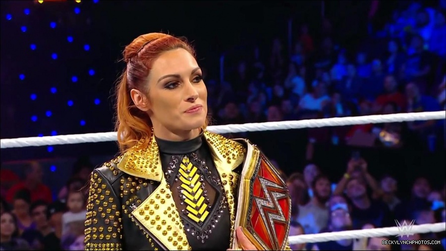WWE_Friday_Night_SmackDown_2021_10_22_720p_HDTV_x264-Star_mkv_005042876.jpg