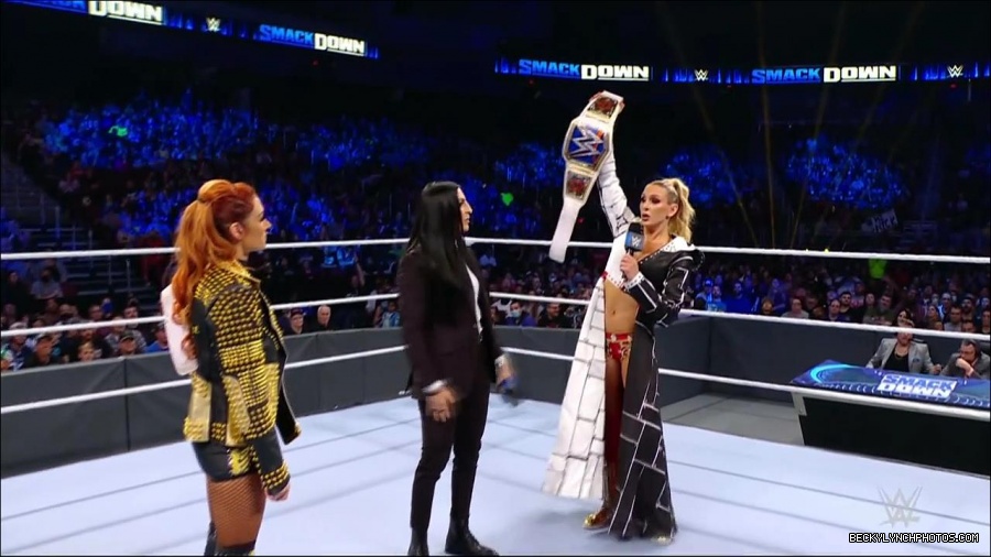 WWE_Friday_Night_SmackDown_2021_10_22_720p_HDTV_x264-Star_mkv_005046079.jpg