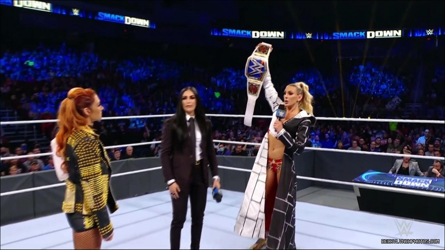 WWE_Friday_Night_SmackDown_2021_10_22_720p_HDTV_x264-Star_mkv_005046480.jpg