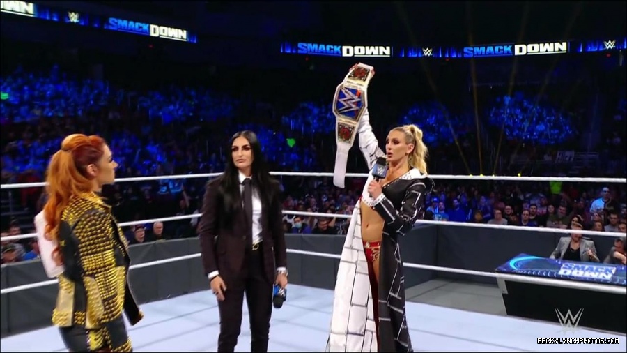 WWE_Friday_Night_SmackDown_2021_10_22_720p_HDTV_x264-Star_mkv_005046880.jpg