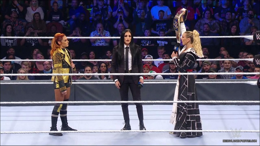 WWE_Friday_Night_SmackDown_2021_10_22_720p_HDTV_x264-Star_mkv_005054087.jpg