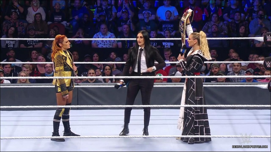 WWE_Friday_Night_SmackDown_2021_10_22_720p_HDTV_x264-Star_mkv_005055289.jpg