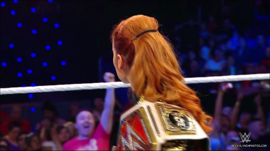 WWE_Friday_Night_SmackDown_2021_10_22_720p_HDTV_x264-Star_mkv_005058091.jpg