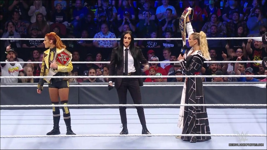WWE_Friday_Night_SmackDown_2021_10_22_720p_HDTV_x264-Star_mkv_005058892.jpg