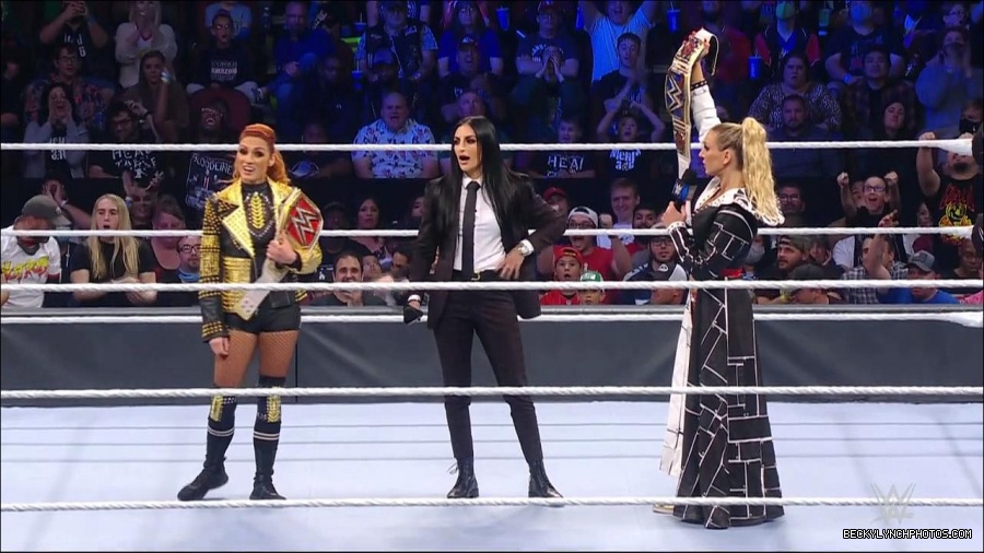 WWE_Friday_Night_SmackDown_2021_10_22_720p_HDTV_x264-Star_mkv_005060494.jpg