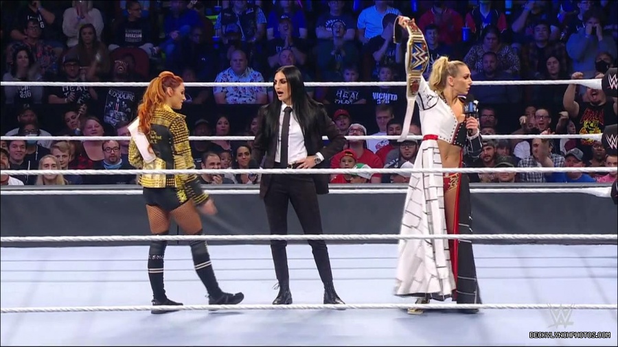 WWE_Friday_Night_SmackDown_2021_10_22_720p_HDTV_x264-Star_mkv_005063297.jpg