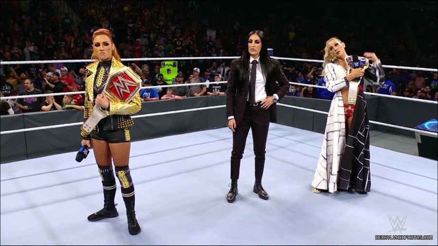 WWE_Friday_Night_SmackDown_2021_10_22_720p_HDTV_x264-Star_mkv_005077311.jpg